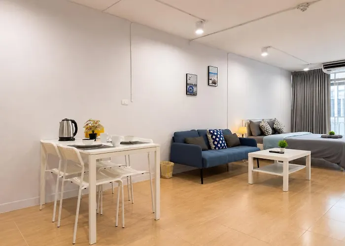 New 1br King Bed Near Bts Nightlife Area Bangkok