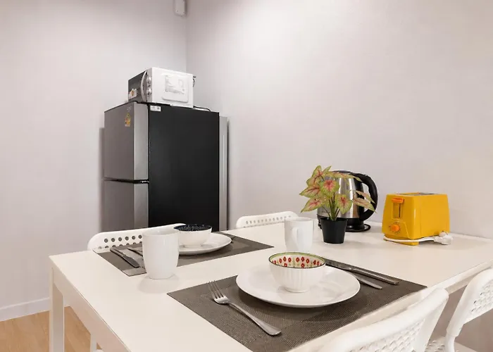 New 1br King Bed Near Bts Nightlife Area *