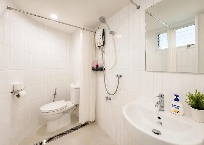 New 1br King Bed Near Bts Nightlife Area *